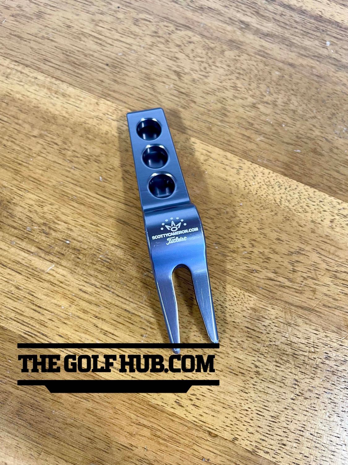 Scotty Cameron Black Skulls Pivot Tool