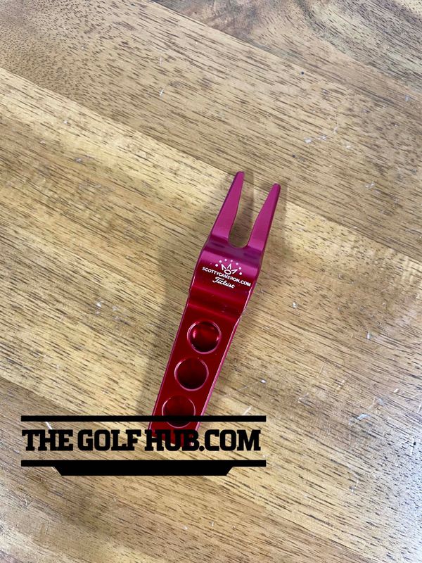 *NEW* Scotty Cameron Red Mrs Lena Clause Pivot Tool