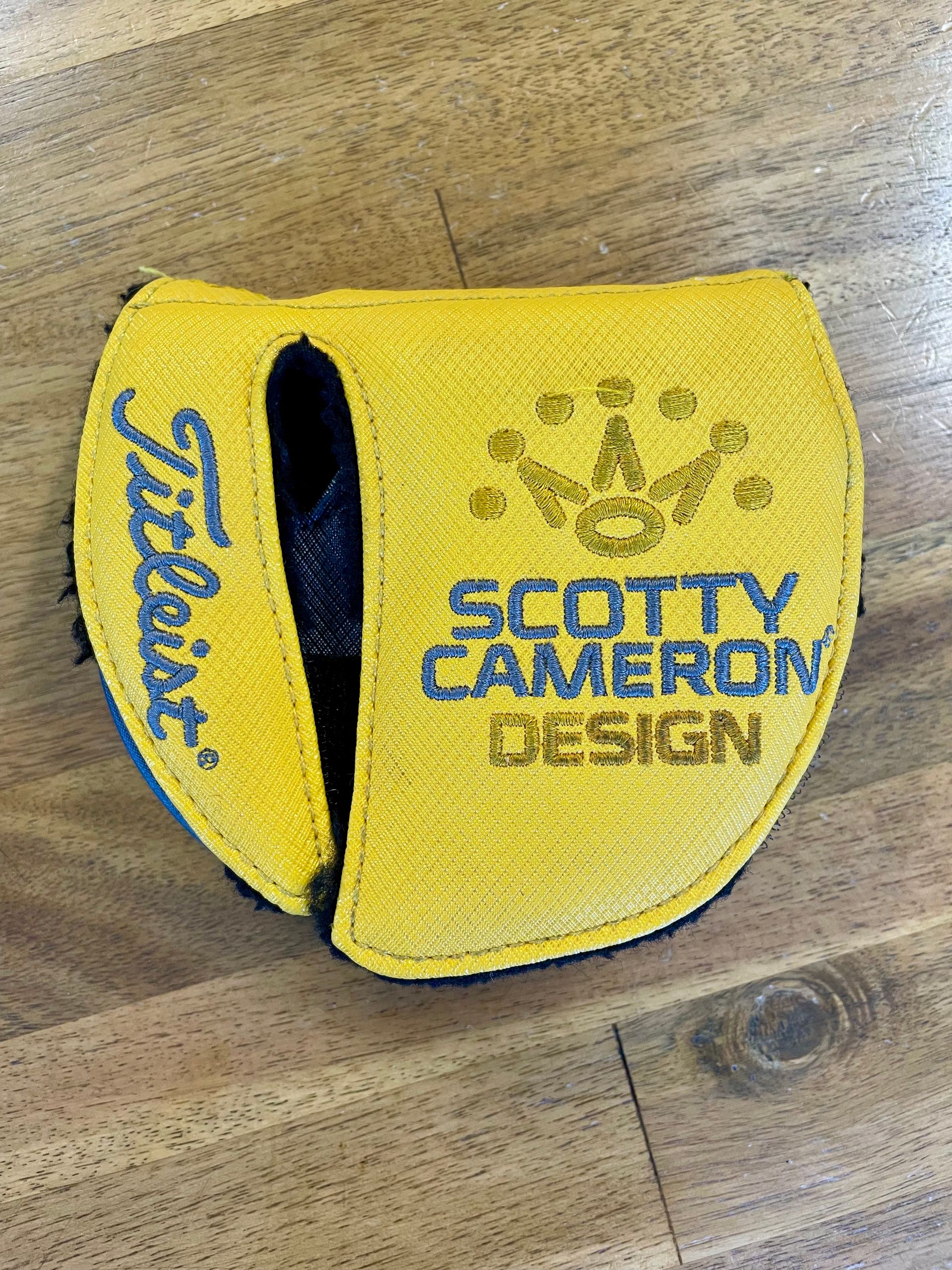 Scotty Cameron Phantom Yellow Mid Round Head Cover