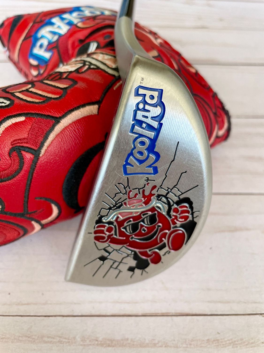Swag Kool Aid 35.5in Putter- Black Shaft / Red Kool Aid Cover