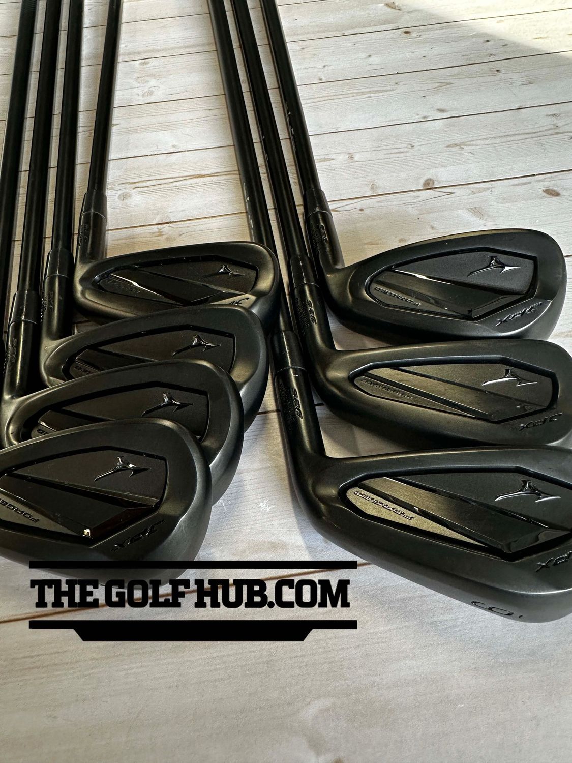 Mizuno JPX 925 Black Forged 4-P (7pcs) Iron Set- Fujikura Axiom 105S VeloCore