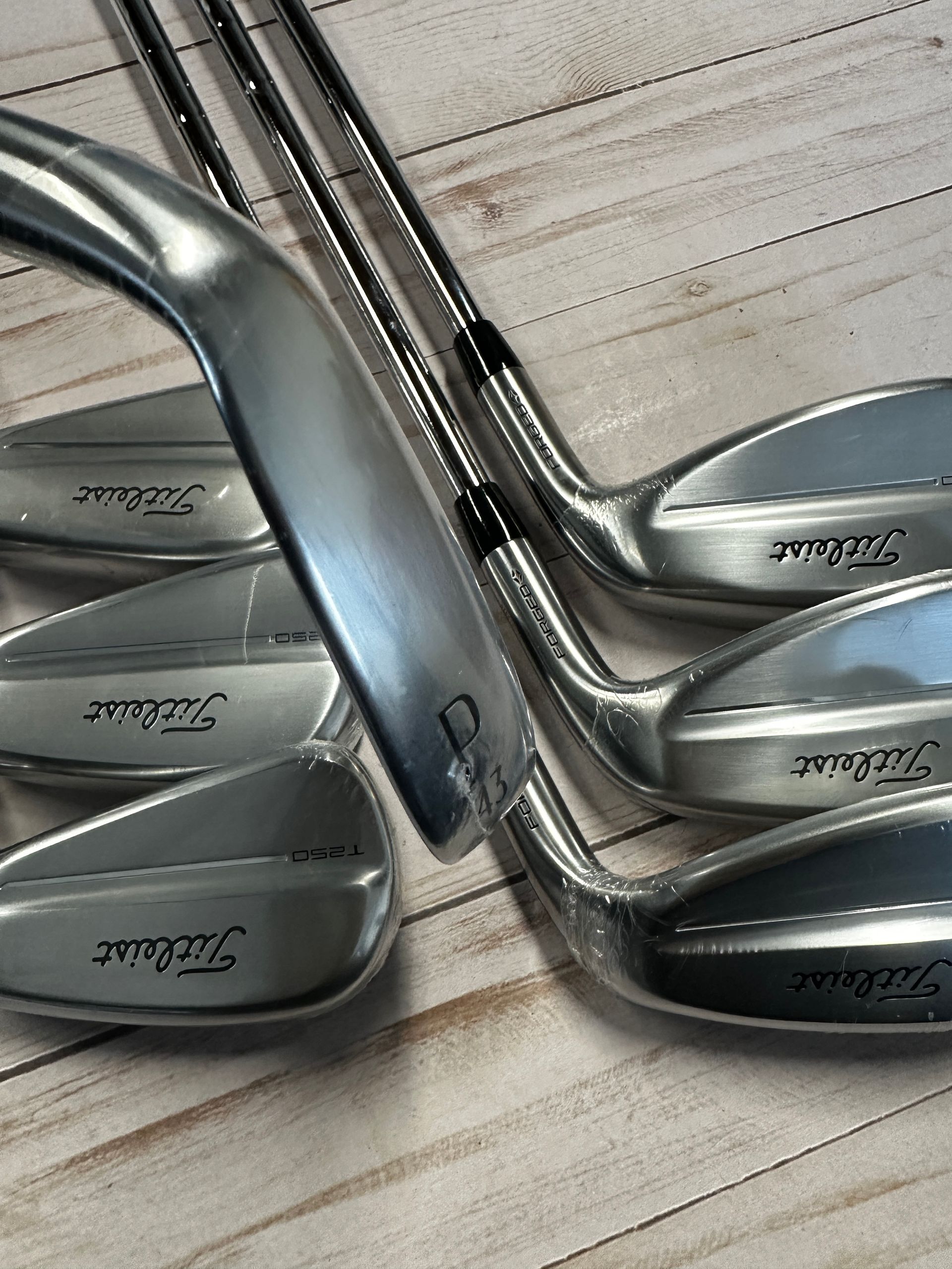 *NEW* Titleist T250 2025 5-A (7pcs) Iron Set- KBS Tour Lite R