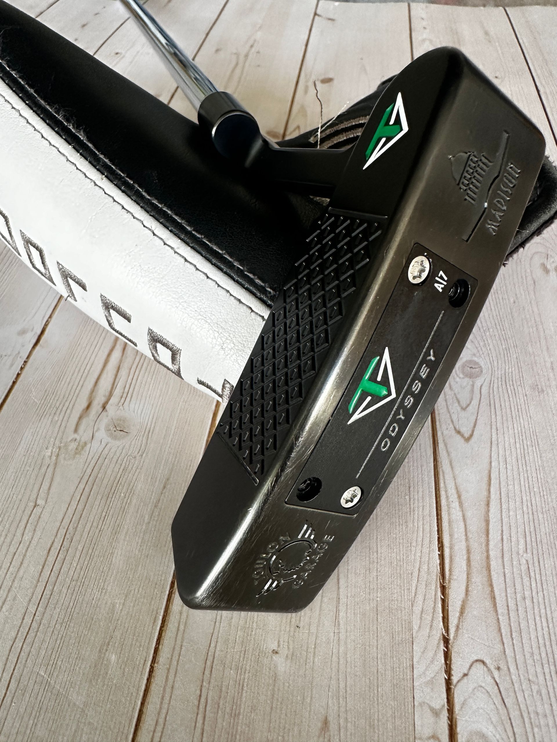 Odyssey Toulon Garage Madison A7 34in Putter- Sight Dot