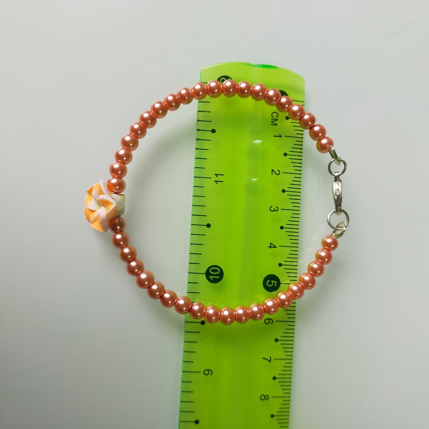 Armband mit Perlen und Blumen Zwei Verschiedene Farben 