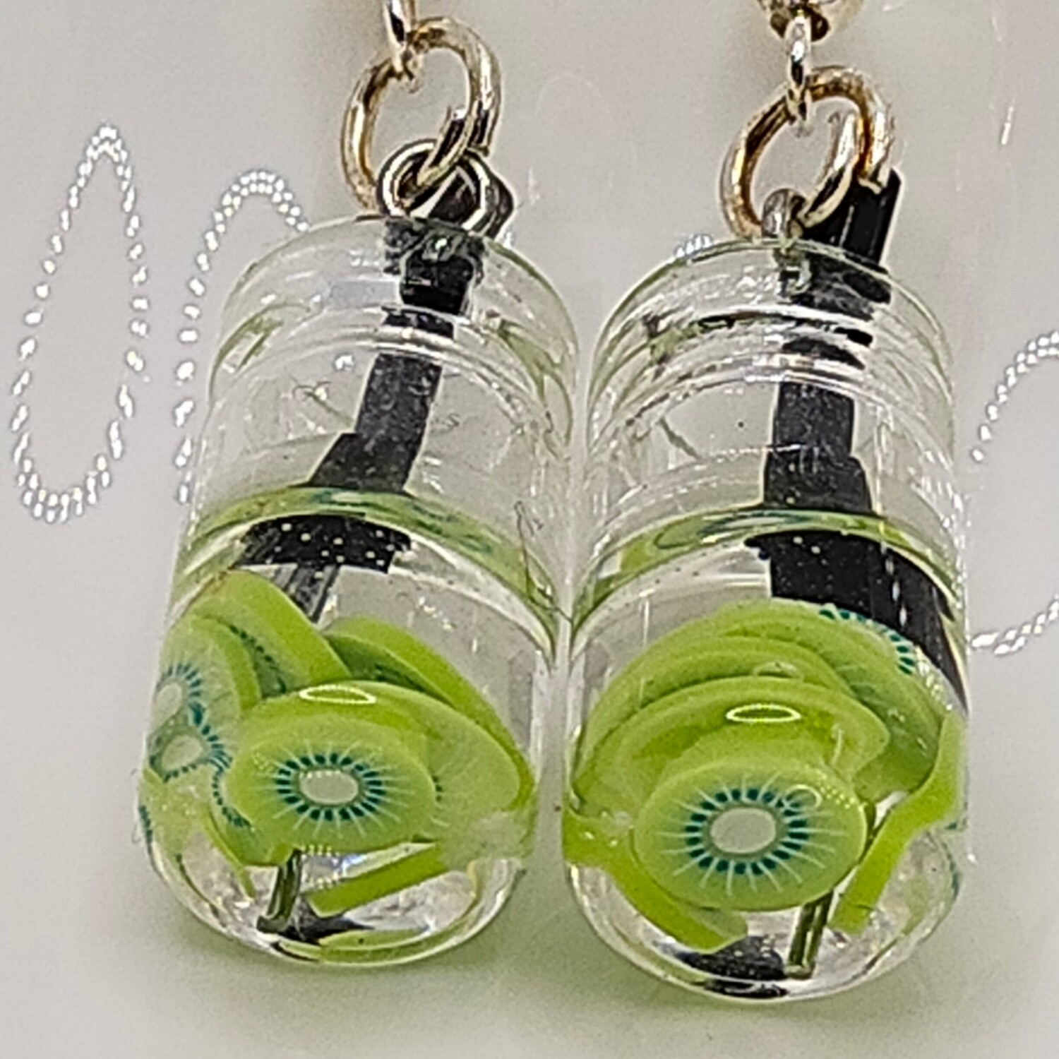 Buble Tee Ohrringe in verschiedene Farben und Style