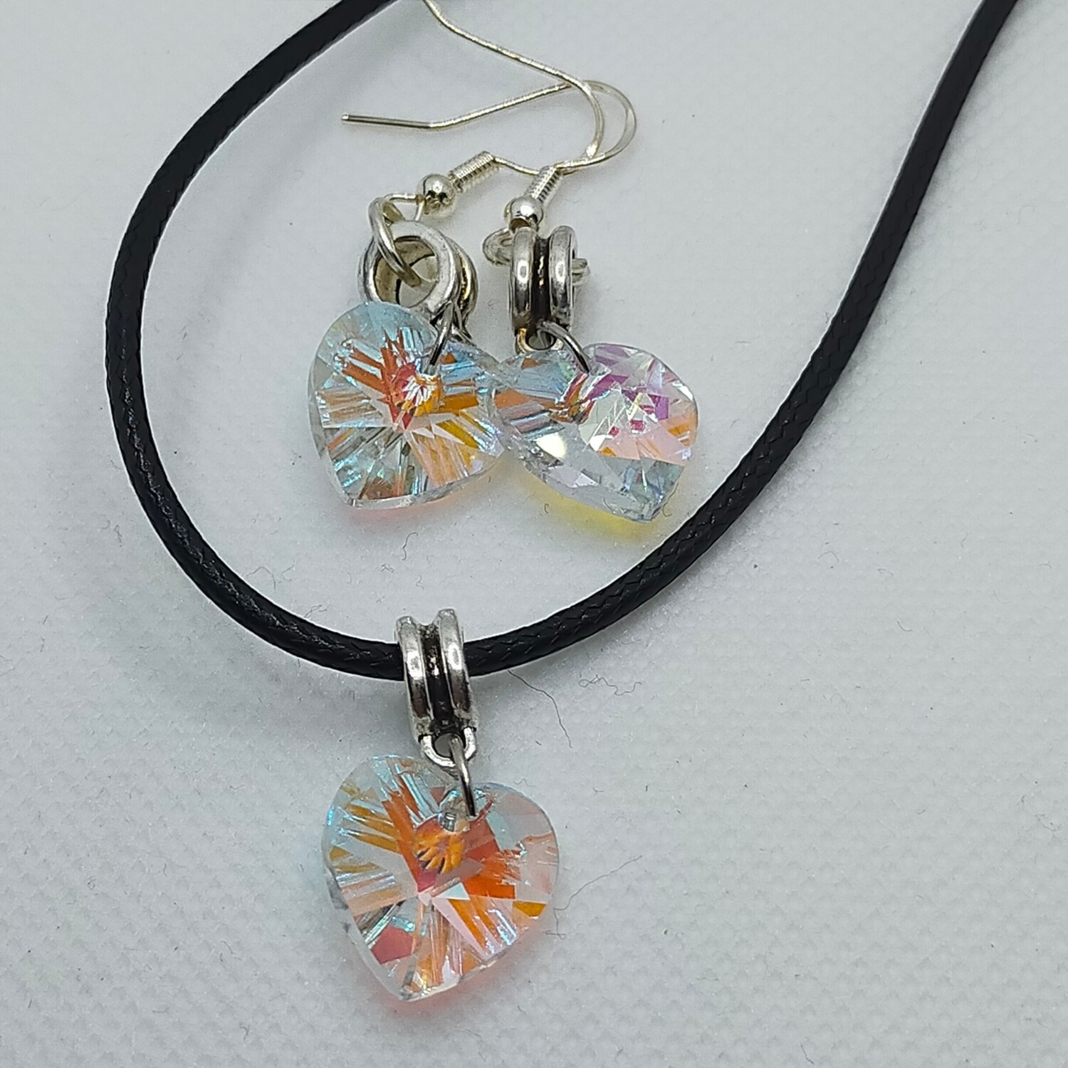 Weißes Kristallherzen-Halsketten-Ohrring-Set