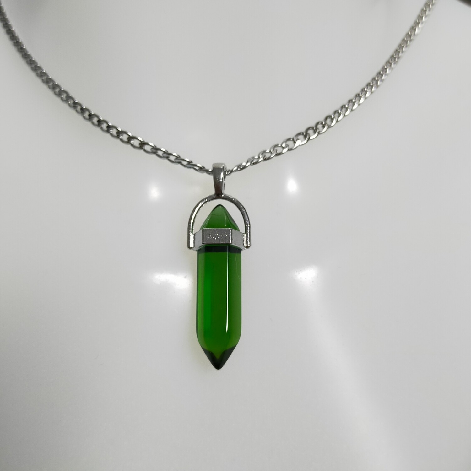 Edelstahlkette mit Kristallstein-Anhänger