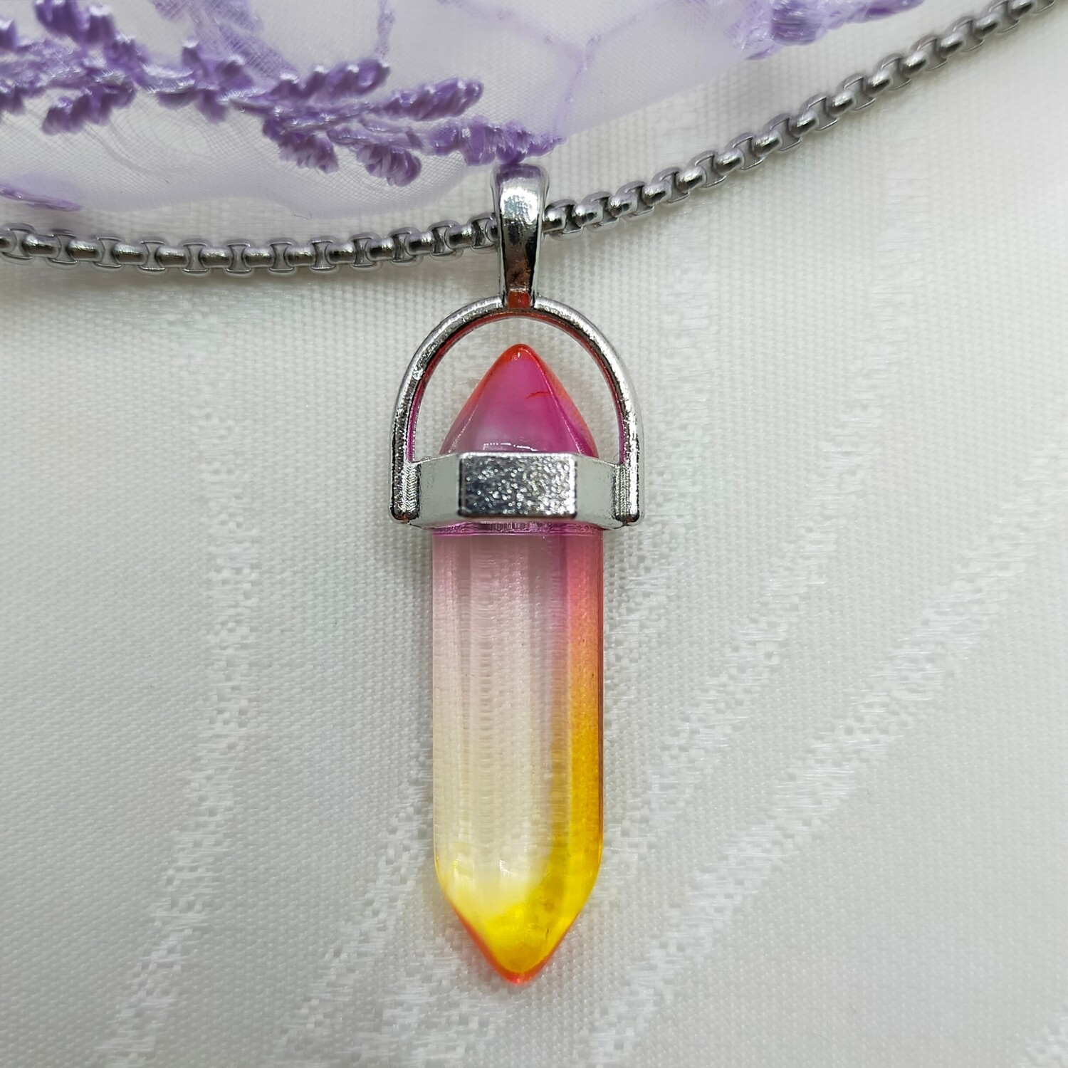 Edelstahlkette mit Kristallstein-Anhänger

