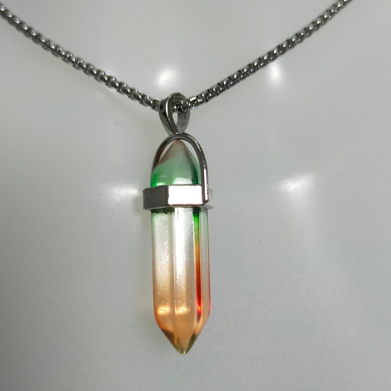 Edelstahlkette mit Kristallstein-Anhänger