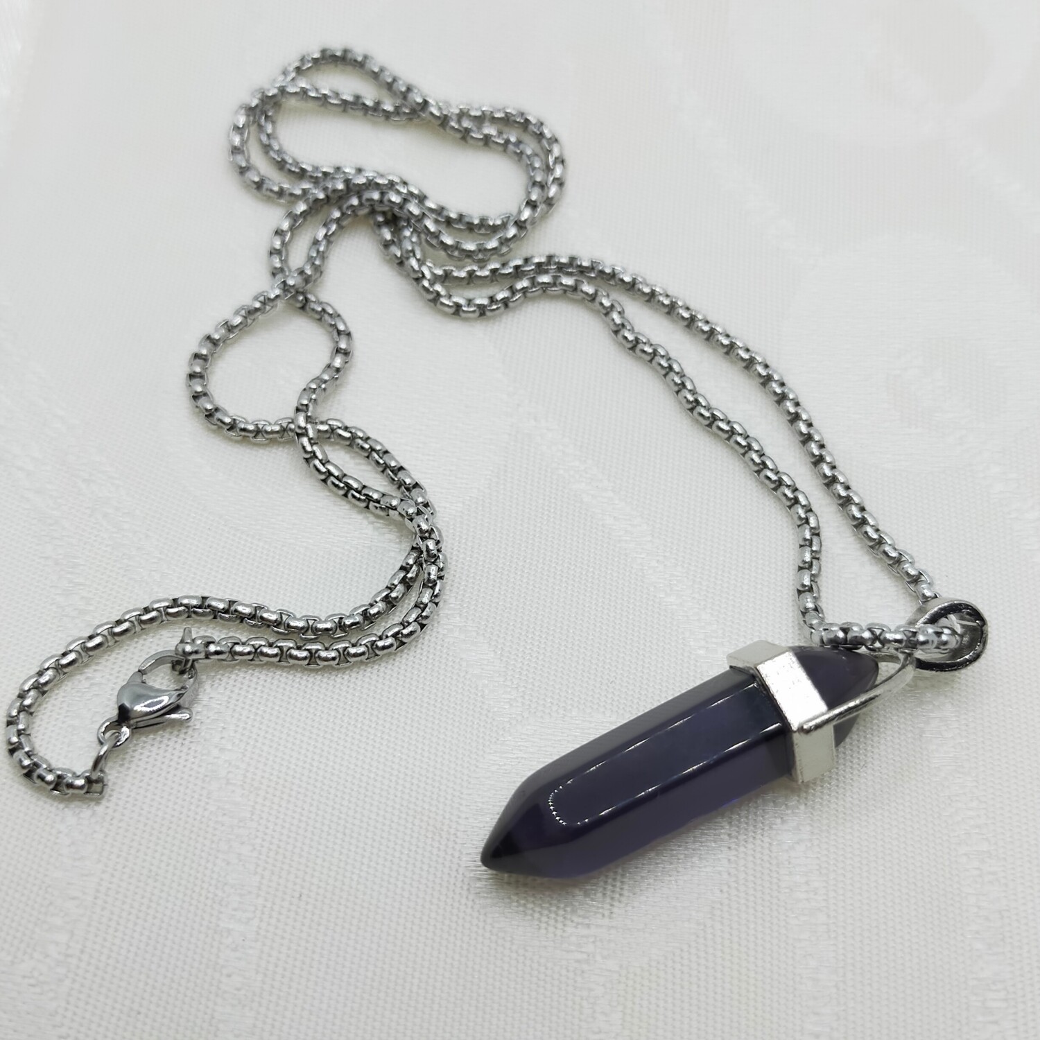 Edelstahlkette mit Kristallstein-Anhänger