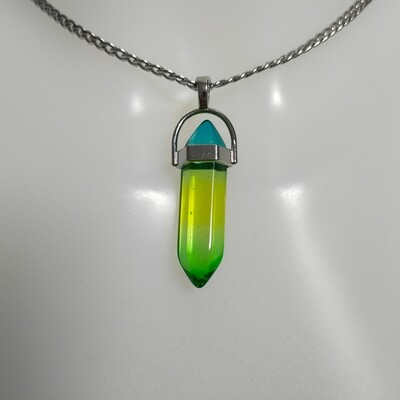 Edelstahlkette mit Kristallstein-Anhänger