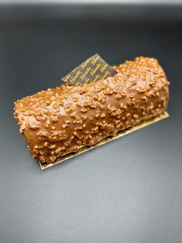 Bûche de Noël au chocolat & feuilletine : Victoria