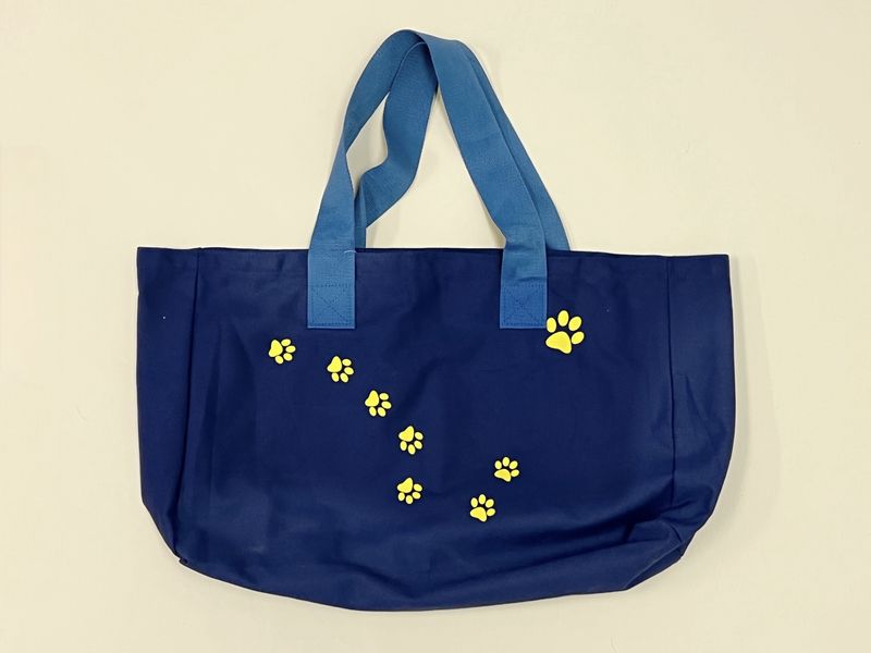 8-Paws of Gold Tote Bag