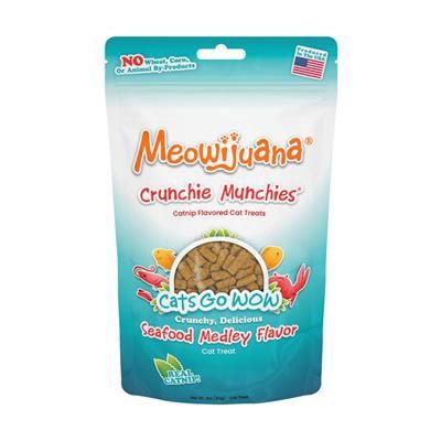 Crunchie Munchie Cat Treats, Flavor: Seafood Meadely