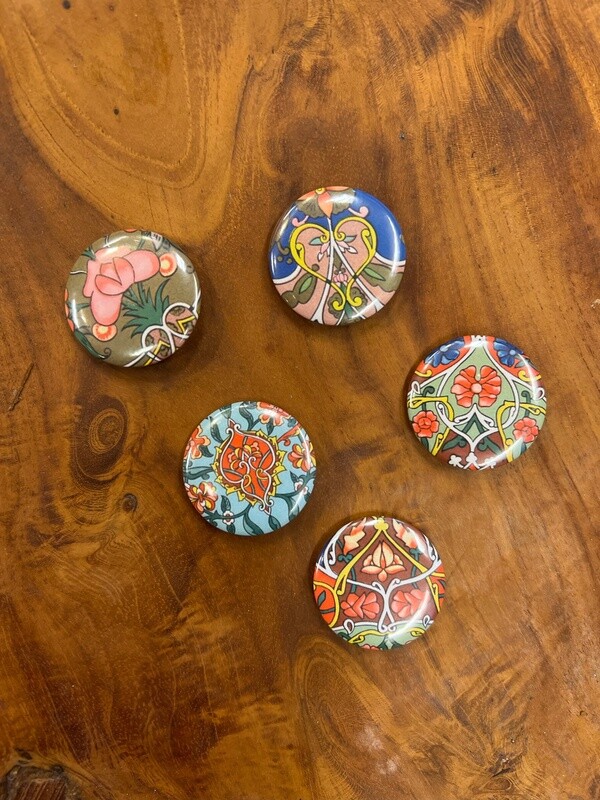 Art Buttons, 1.25&quot; (Set of 5) Floral