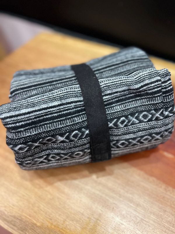 Gyari Blanket (Black&amp;White)