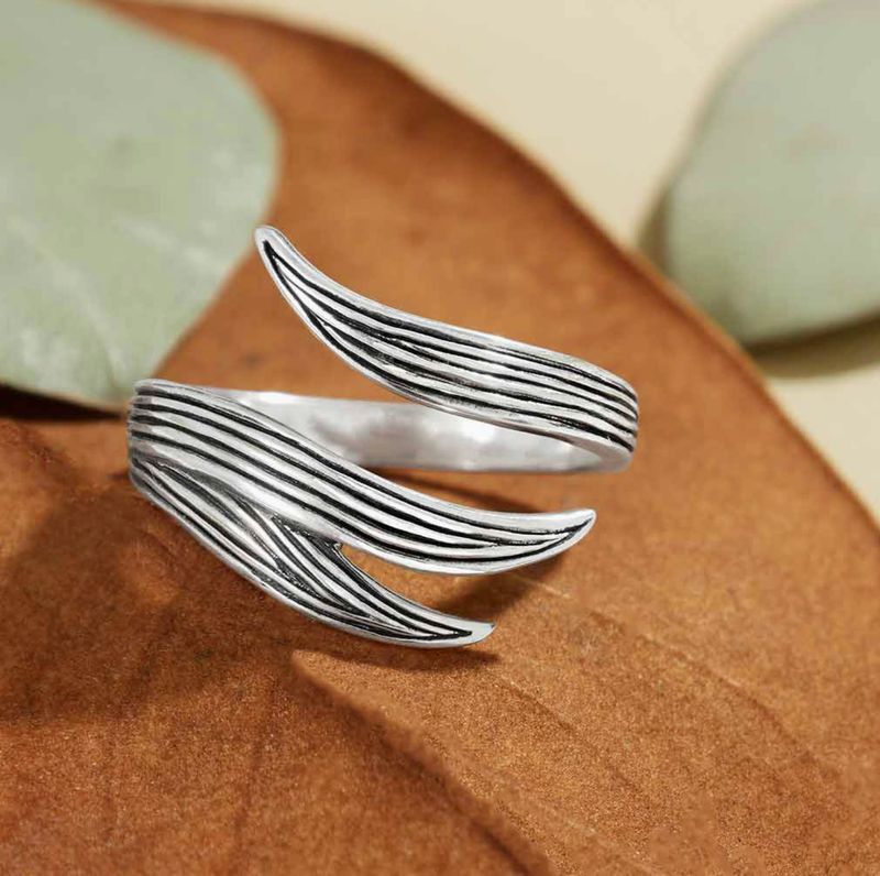 Adjustable Long Leaf Ring