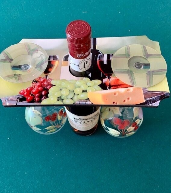 Wine glass/bottle holder tray