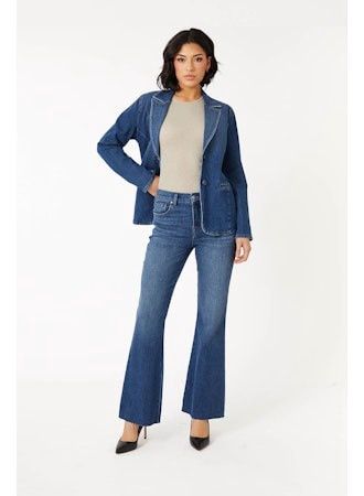 Claudia Flares