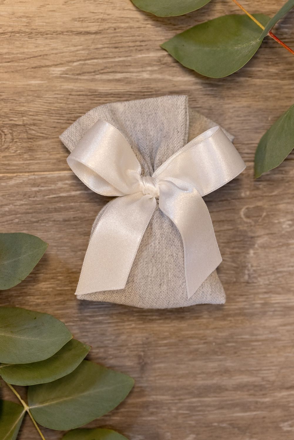 SACCHETTO BOMBONIERA A VENTAGLIO IN COTONE GRIGIO ARTIGIANALE