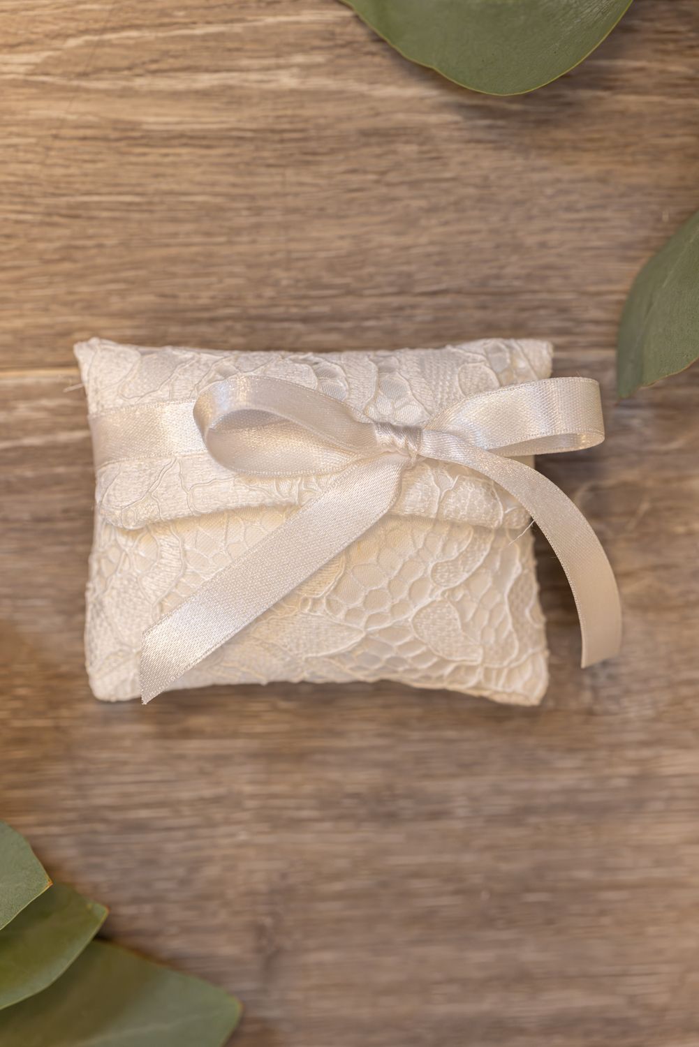 BUSTA BOMBONIERA IN PIZZO BIANCO ARTIGIANALE