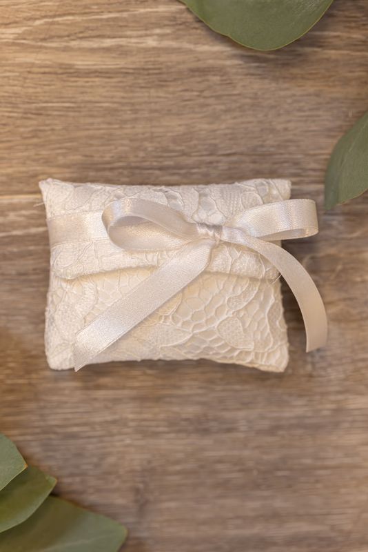 BUSTA BOMBONIERA IN PIZZO BIANCO ARTIGIANALE