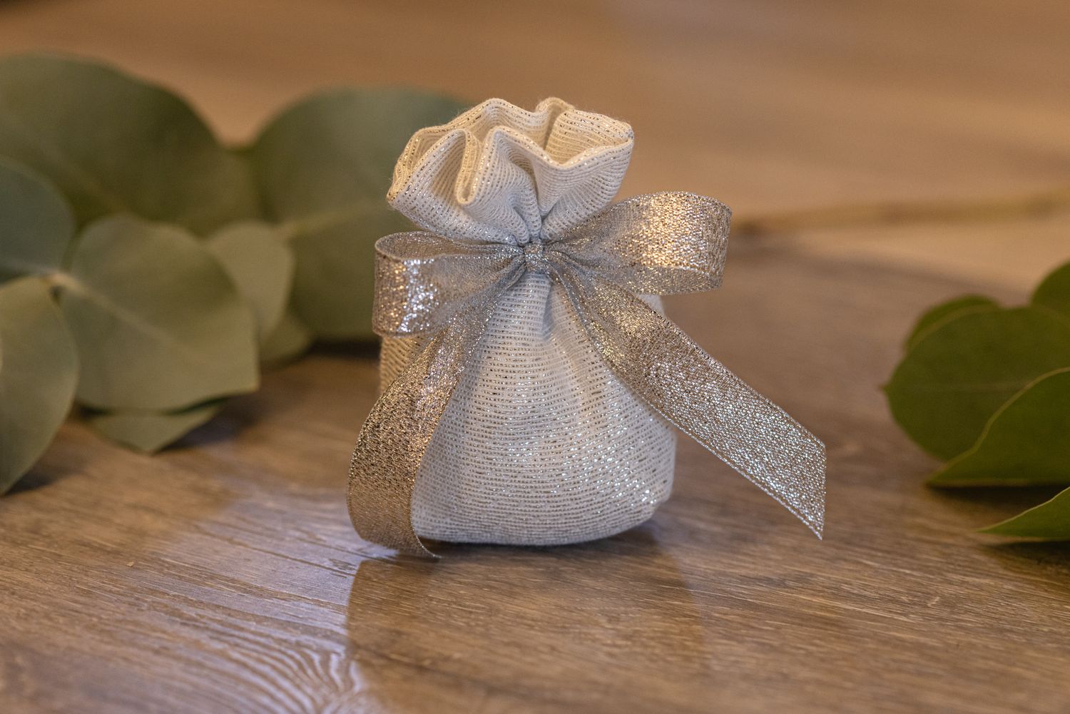 SACCHETTO BOMBONIERA IN GLITTER ARGENTO ARTIGIANALE