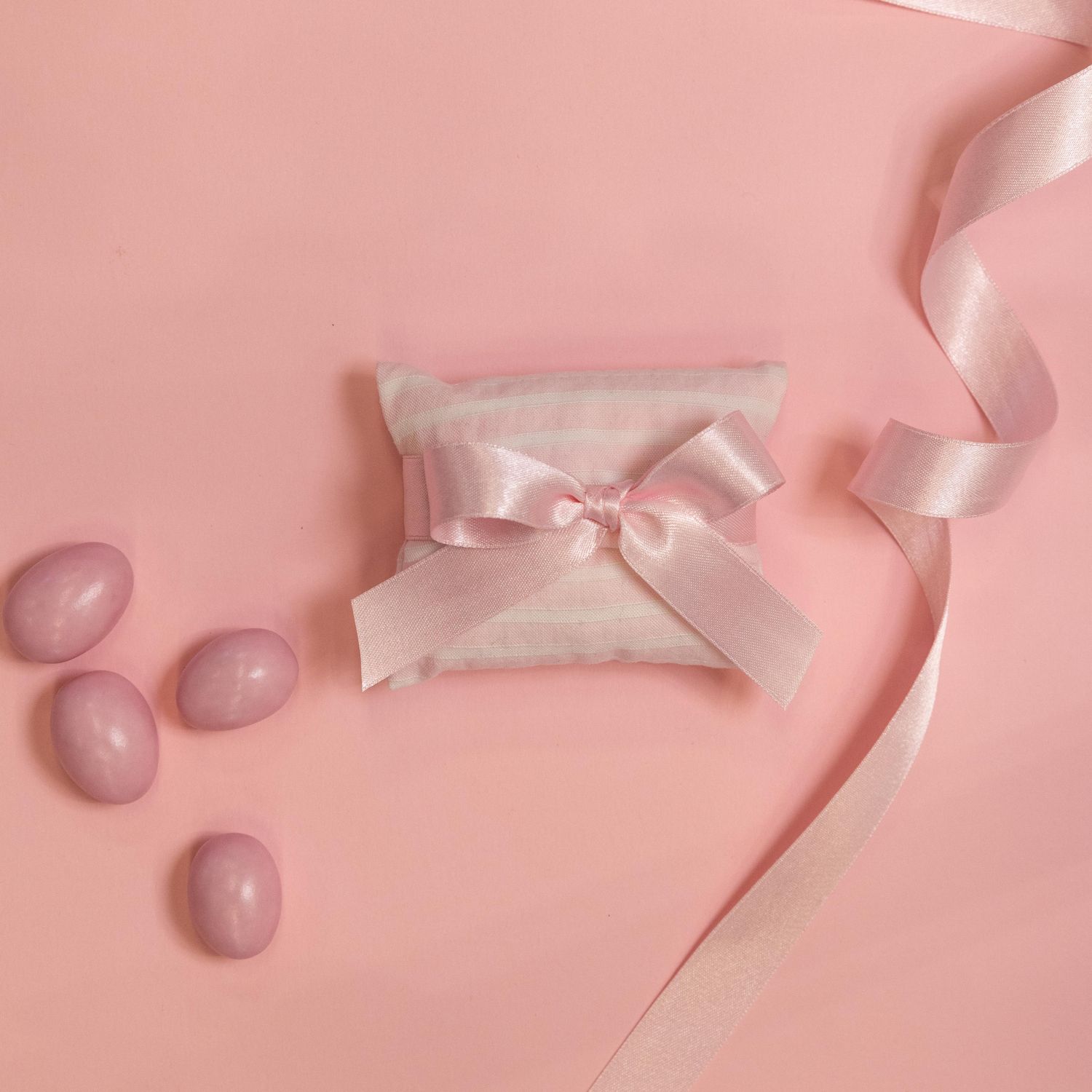 BUSTA BOMBONIERA A RIGHE BIANCHE E ROSA ARTIGIANALE