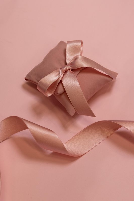 BUSTINA BOMBONIERA SETA ROSA ANTICO ARTIGIANALE