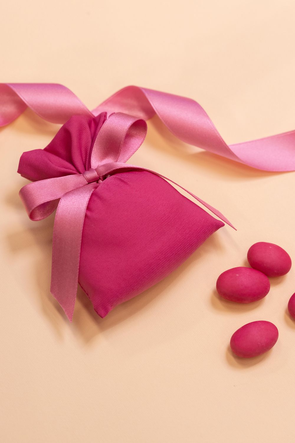 SACCHETTO BOMBONIERA A VENTAGLIO IN COTONE FUCSIA ARTIGIANALE