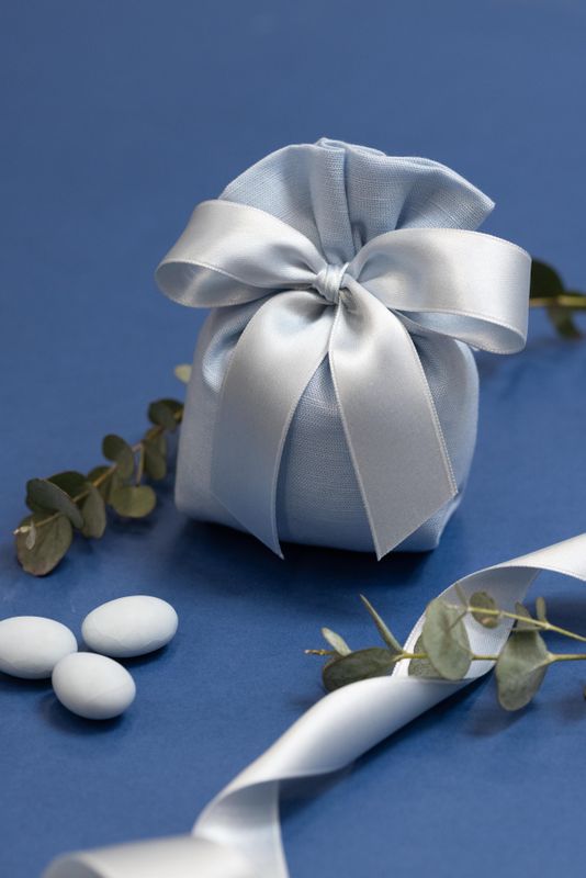 SACCHETTO BOMBONIERA IN LINO NATURALE AZZURRO ARTIGIANALE