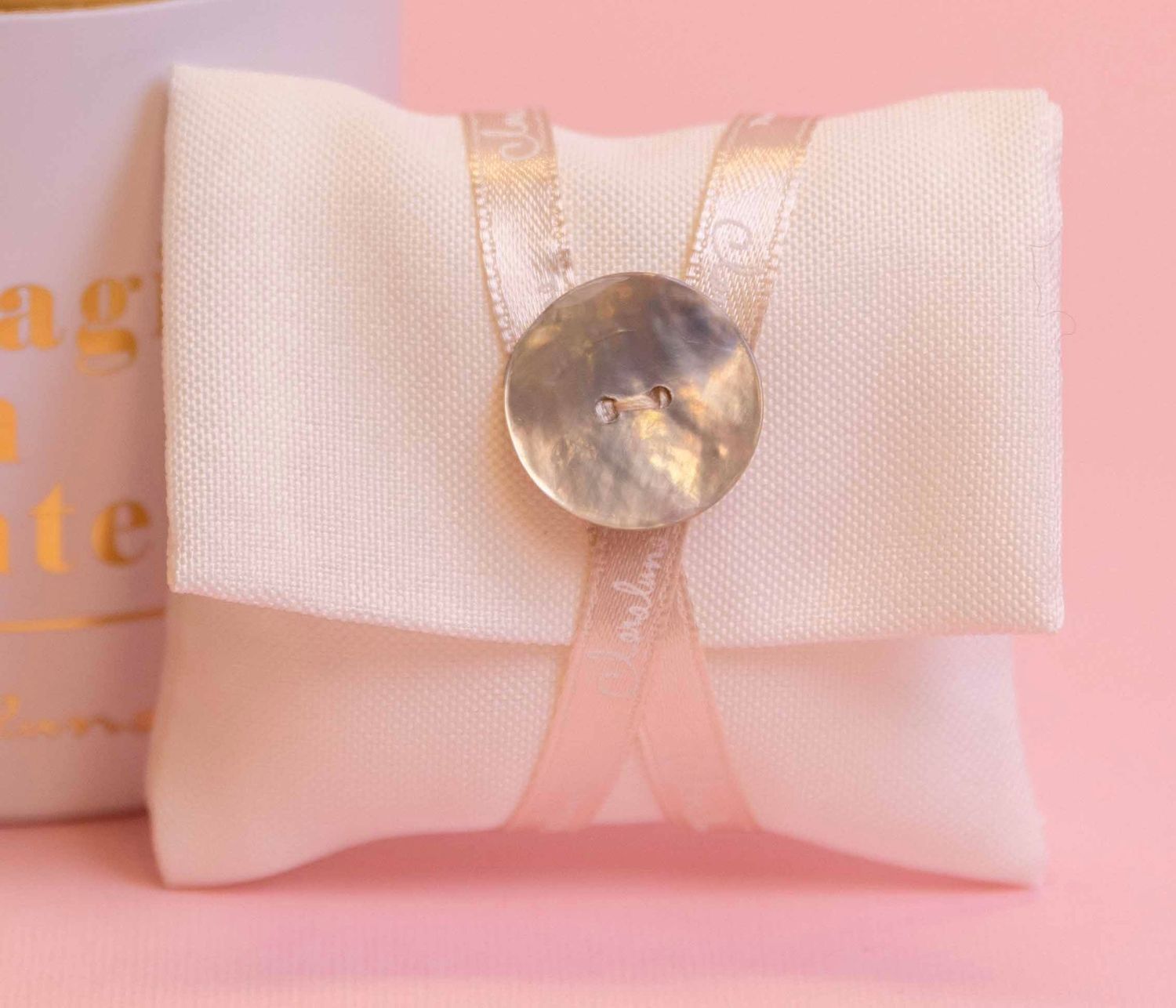 BUSTINA CON BOTTONE MADREPERLA