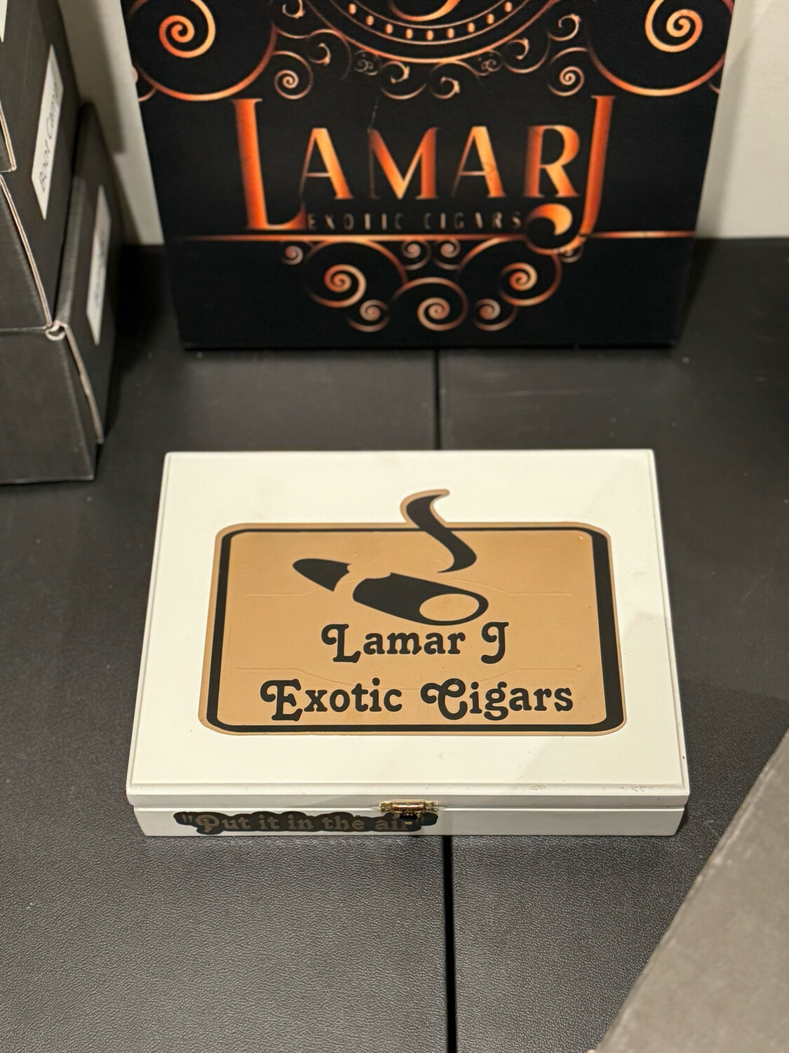 Cigar Box Lamar J white