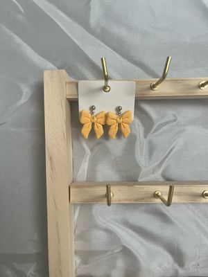 Peachy bows