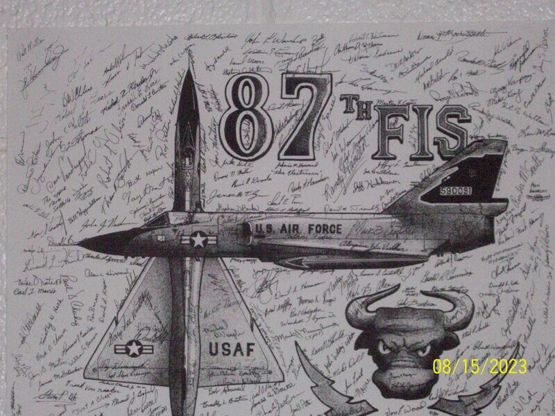 F-106 Ultimate fighter  Alumni Signed