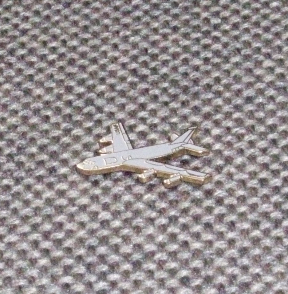 KC-135 Grey/Gold
