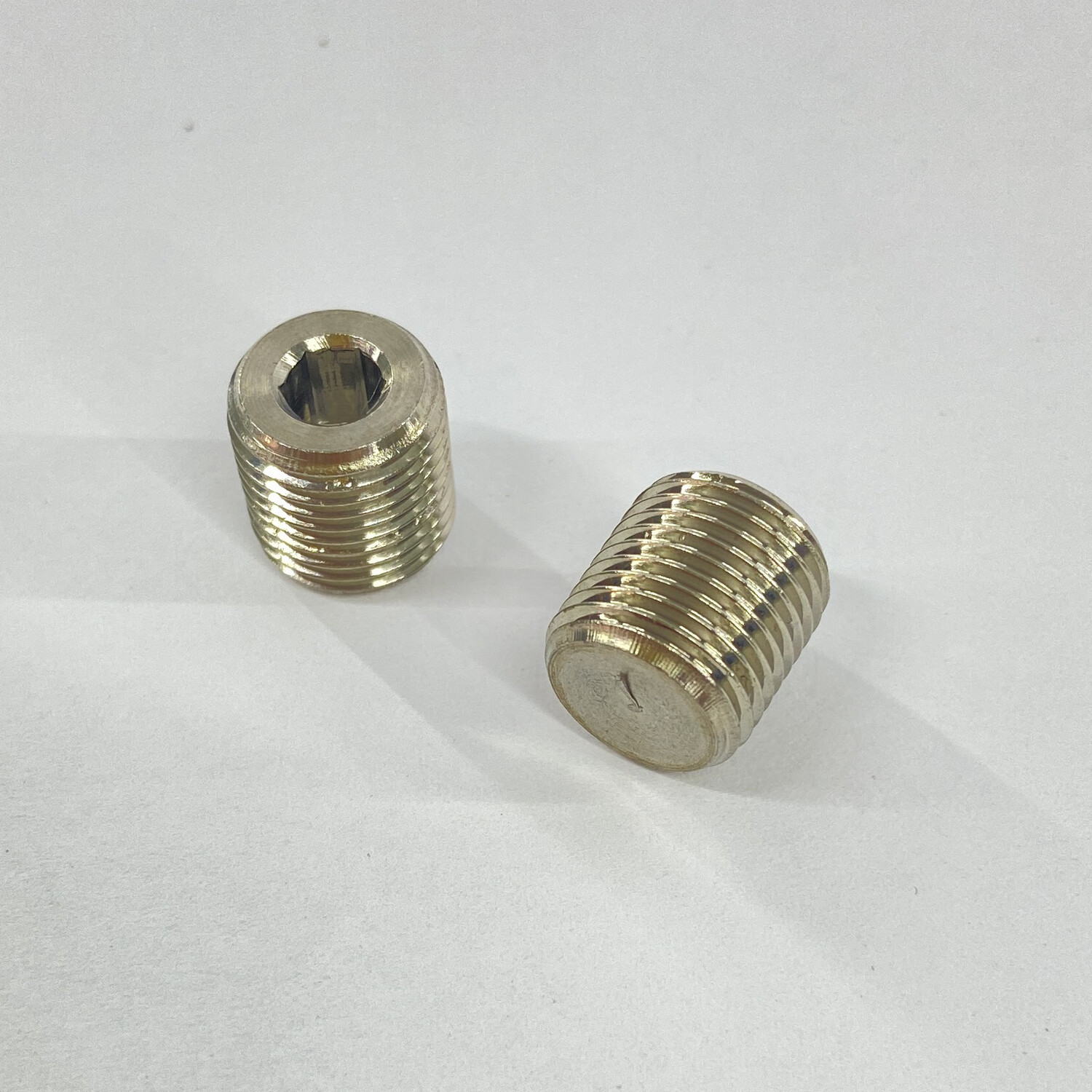 SCREW PLUG R1/8"x10 VA