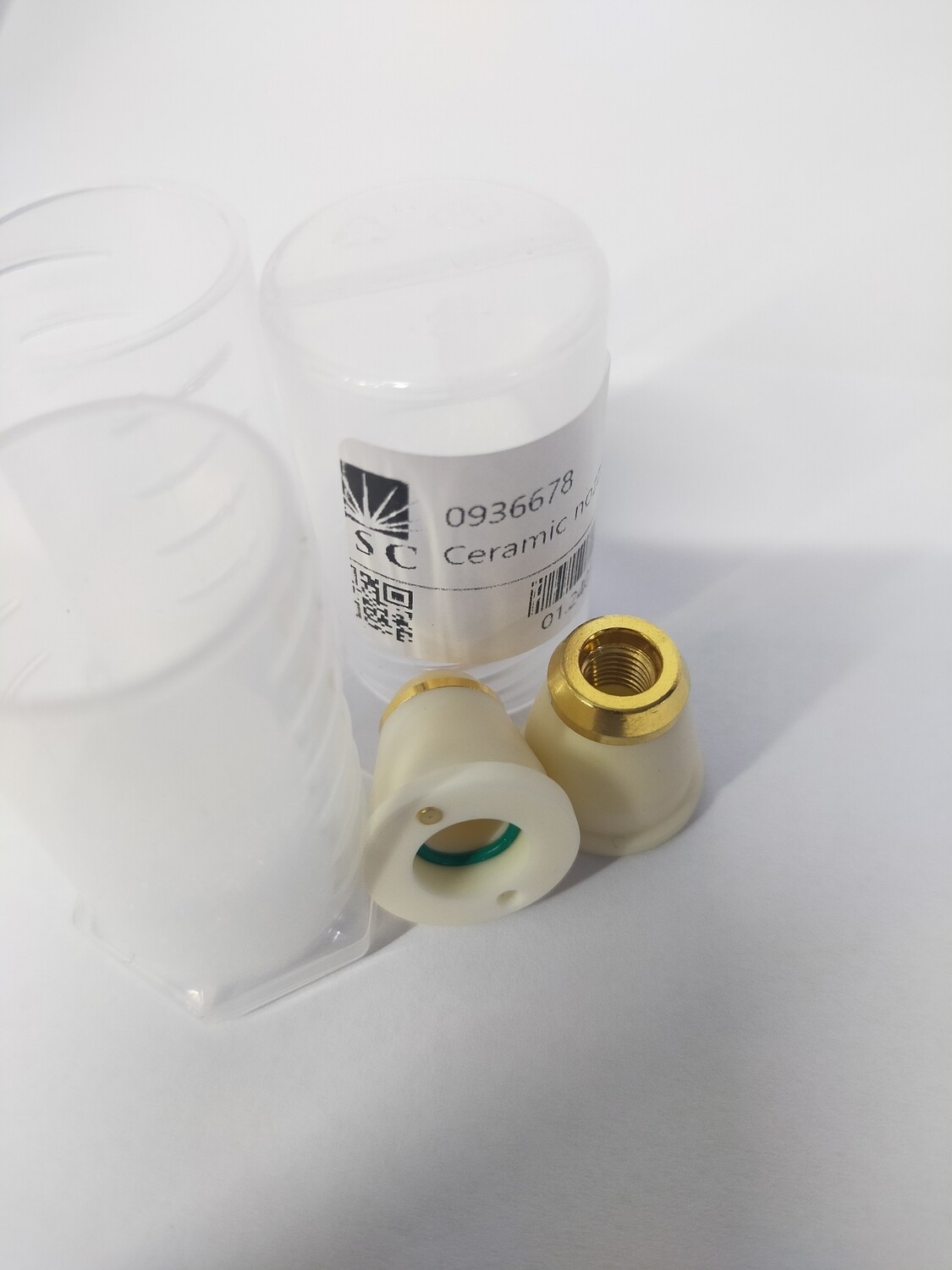Ceramic nozzle holder