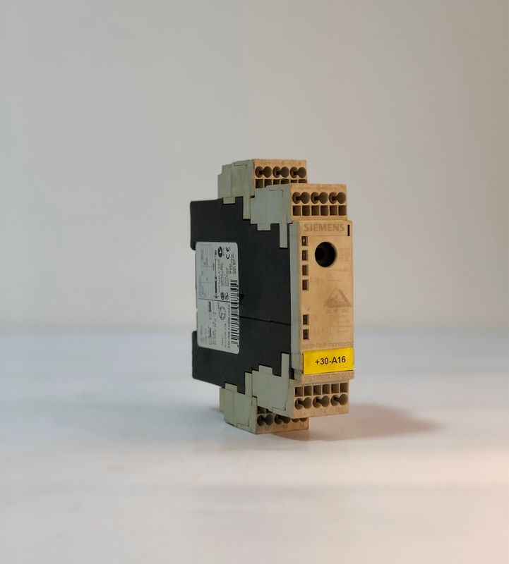 SIEMENS 3RK1408-8KG00-0AA2