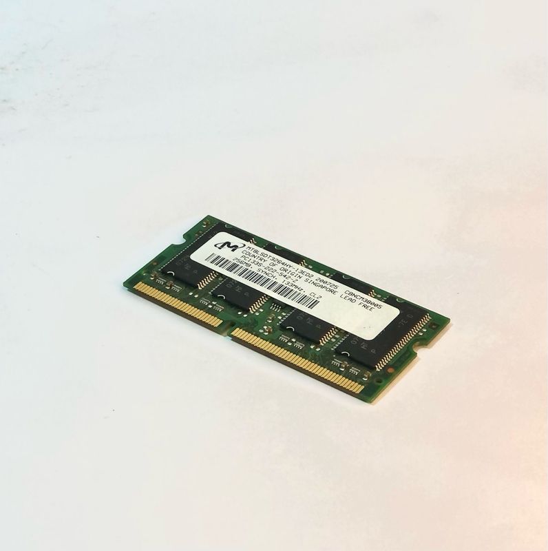Micron Technology Inc MT8LSDT3264HY-13ED2 256MB PC133S-222-542-Z CL2 Memory Card