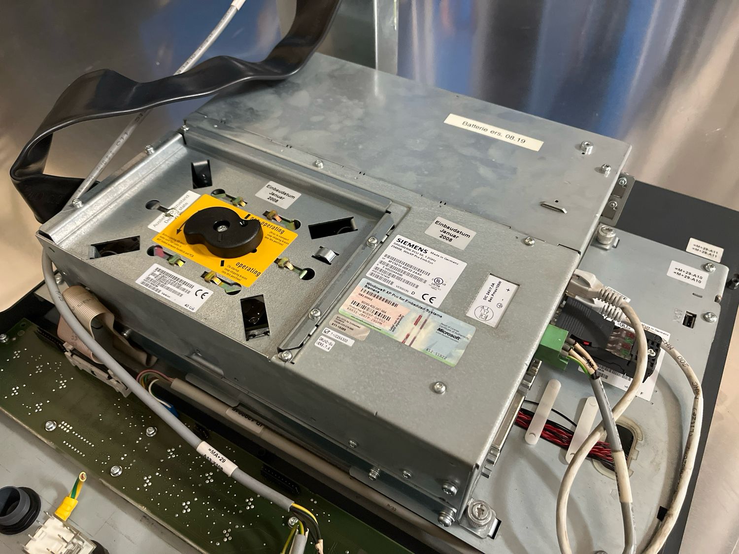 SIEMENS SINUMERIC PCU 50 1.2GHz 256MB WinXP Pro EmbSys 6FC5210-0DF22-2AA0