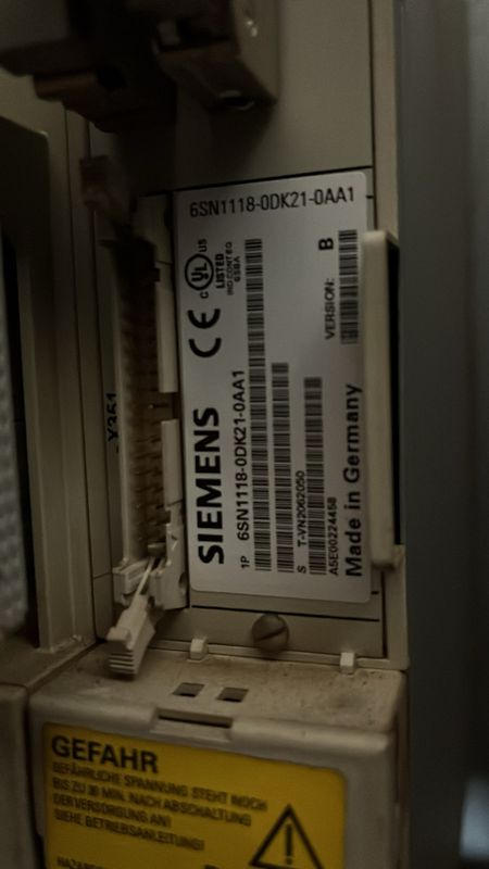SIEMENS 6SN1118-0DJ21-0AA1
