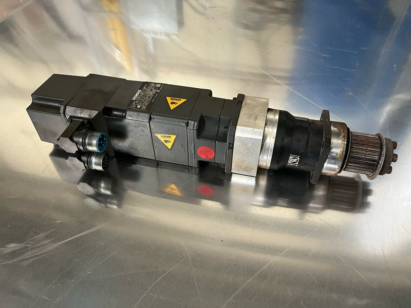 SIEMENS 3~ Motor 1FT6031-4AK71-4AH0-Z