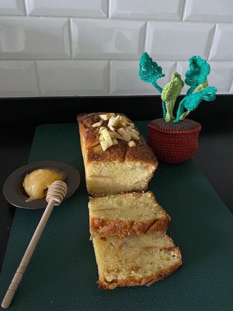 The book club's Apple cake with a touch of Honey