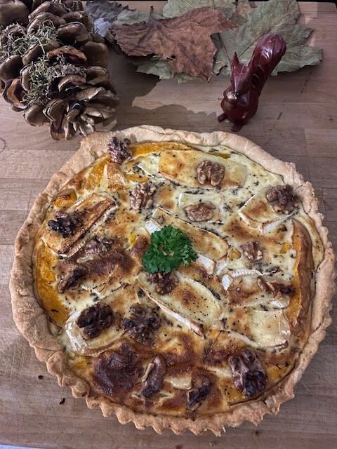 Pats Quiche met butternut, Roquefort, brie, walnoten, rozemarijn & tijm (juli-maart)