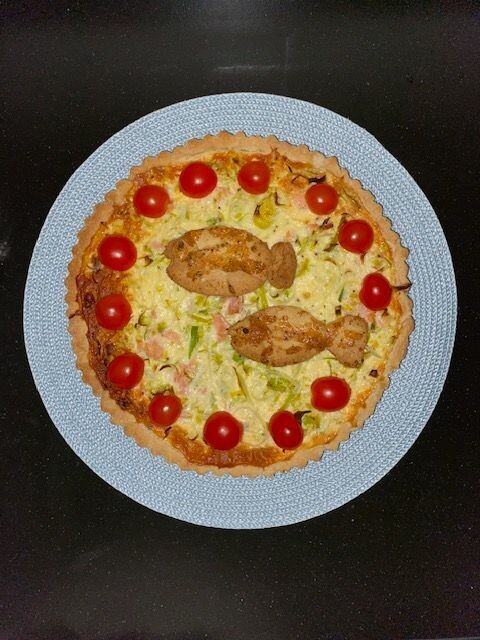 Mels quiche met prei, zalm, cherry tomaatjes & curry