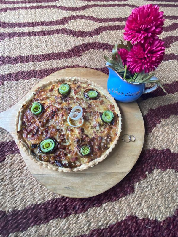 Wolfy's quiche met gekarameliseerde prei, ui & spek