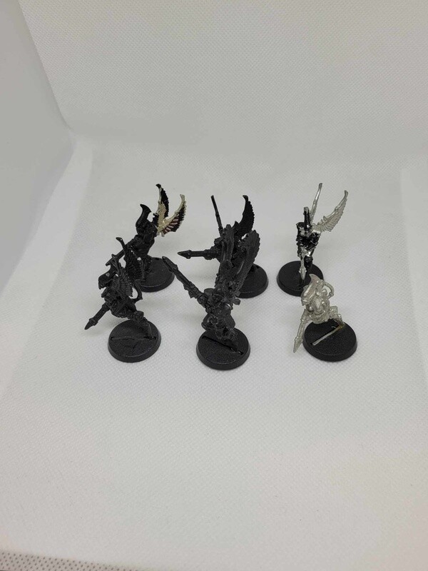 Swooping Hawks (Metal)