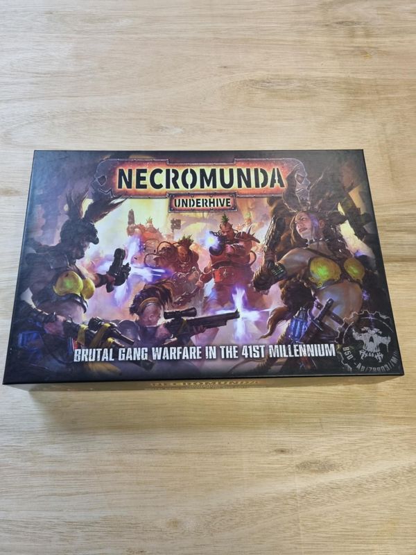 Necromunda: Underhive (Complete, No Cellophane - 2017)