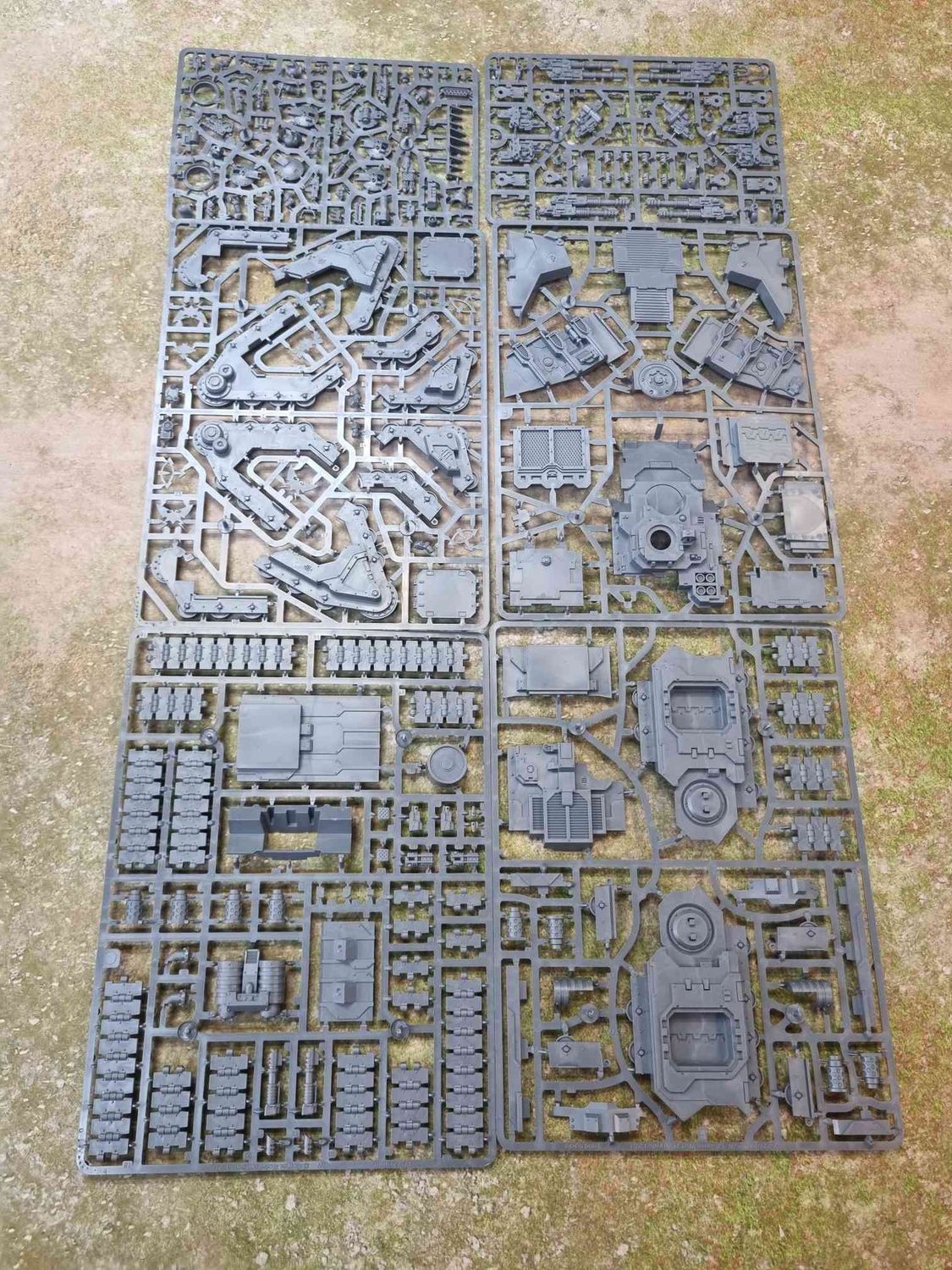 Horus Heresy: Land Raider - Spartan
